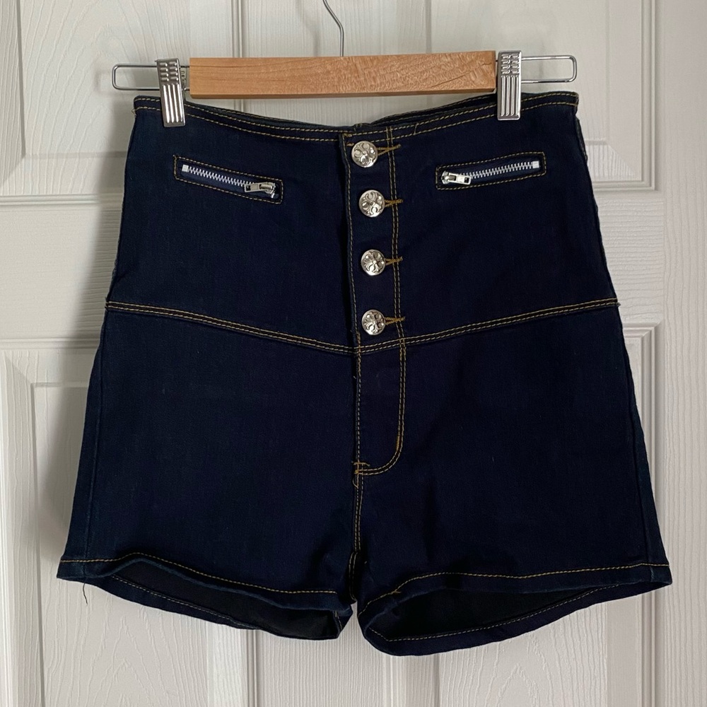 Womens Thrill High Rise Dark Wash Denim Shorts 4 Silver Buttons‎ Detail Size 5